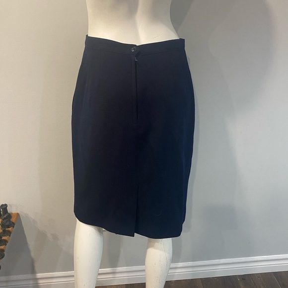Wool navy blue pencil skirt size 10 lined pleats zipper back - Picture 4 of 5